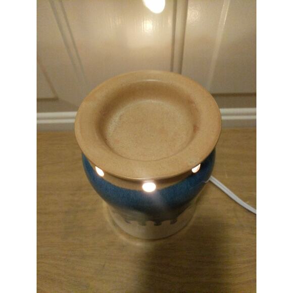 Better Homes & Gardens 25W full size blur paint drip ceramic scented wax warmer - Picture 2 of 4
